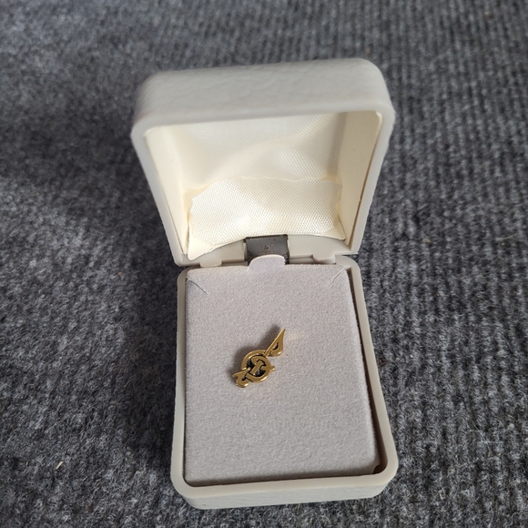 Vintage music note tie tac pin - Picture 2 of 4